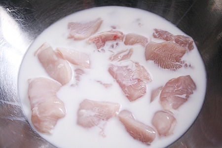 상큼한 귤로 맛을 낸 마요네즈 과일치킨