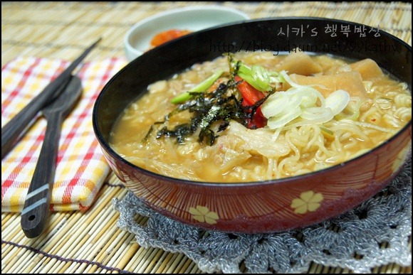 인스턴트로도 건강은 든든히 지킨다.<청국장묵은지 라면>
